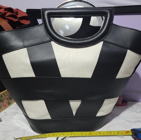 Purse - Picture 1 of 2